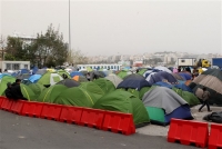 Ασφυξία στον Πειραιά με πάνω από 5.700 πρόσφυγες