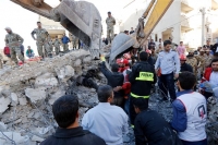 Σεισμός Ιράκ-Ιράν: Μάχη με τον χρόνο δίνουν τα σωστικά συνεργεία -415 οι νεκροί