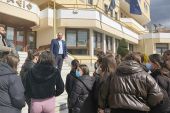 Τα κάλαντα της Άνοιξης είπαν στο Δήμαρχο Κιλκίς οι μαθητές του 3ου Γυμνασίου
