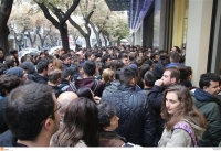Σε ρυθμούς Black Friday Αθήνα και Θεσσαλονίκη - Ουρές στα καταστήματα από τα ξημερώματα