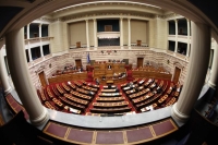Βουλή: Συζήτηση προ ημηρεσίας - Τσίπρας: «Οι παρεμβάσεις στη δικαιοσύνη είναι πολιτικές»