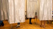 Γαλλία – Ευρωεκλογές: Σε χαμηλότερα νούμερα η αποχή – Προηγείται η Λεπέν στις δημοσκοπήσεις