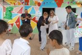 Γιορτή και διπλώματα στο κλείσιμο της σχολικής χρονιάς στη Δομή Προσφύγων Νέας Καβάλας