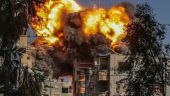 Γάζα: Ο αμερικανικός στρατός ανακοίνωσε ότι ξεκίνησε και πάλι η παράδοση ανθρωπιστικής βοήθειας μέσω της προσωρινής προβλήτας που κατασκεύασαν οι ΗΠΑ στα ανοικτά των ακτών της Γάζας