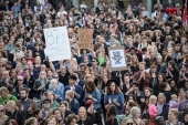 Σουηδία: Ογκώδεις διαδήλωσεις κατά της ακροδεξιάς