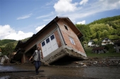 Σερβία: Πλημμύρες από καταρρακτώδεις βροχές - Μία νεκρή